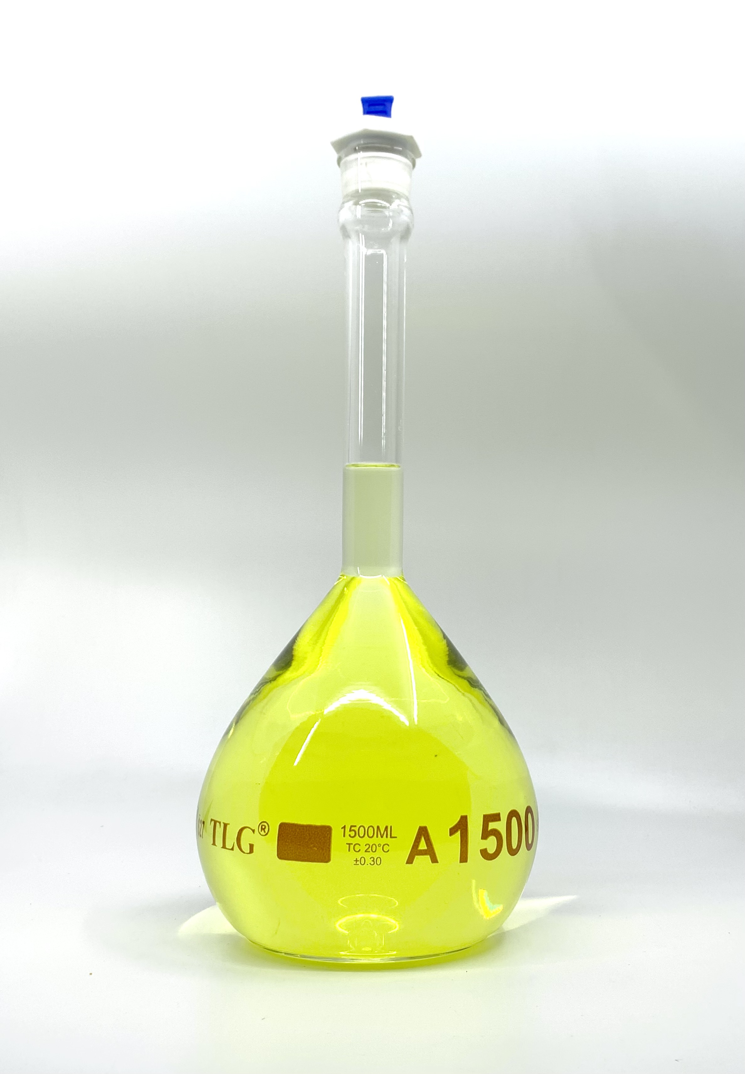 Volumetric Flask, 1500mL, Serialized and Certified, Heavy Duty, Wide Mouth, Clear, PE Stopper# 27, Class A, As Per USP Standards