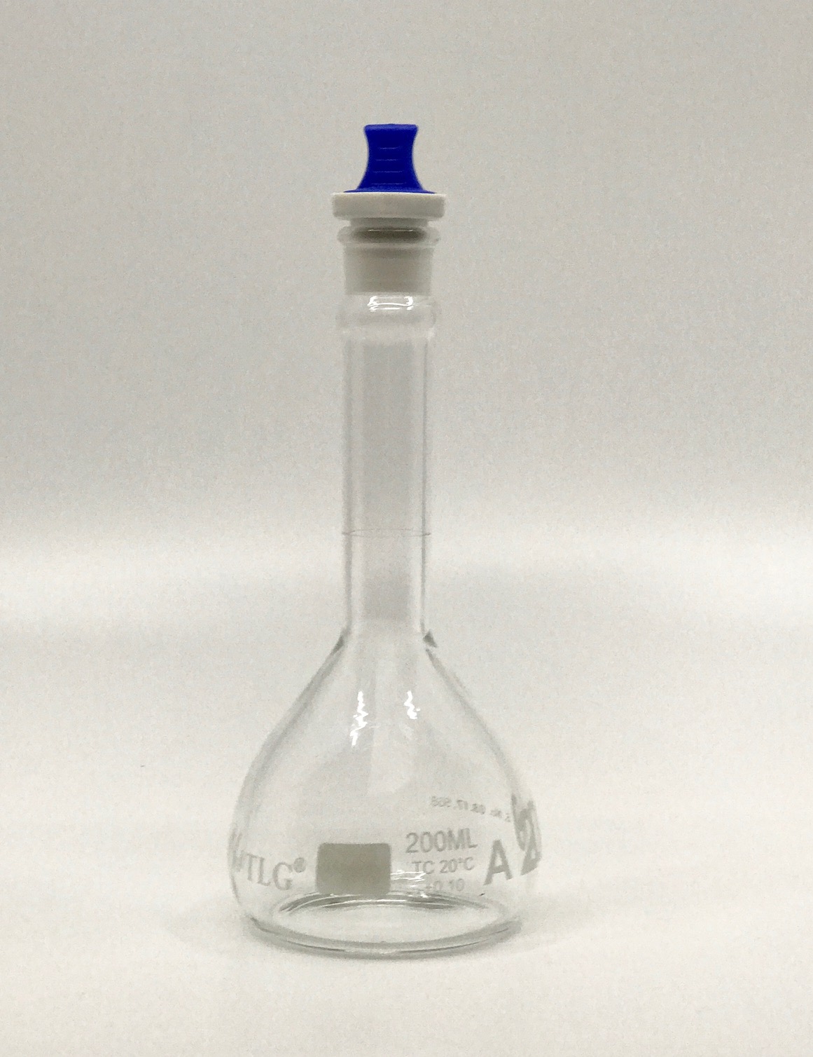 Volumetric Flask, 200mL, Serialized and Certified, Heavy Duty, Wide Mouth, Clear, PE Stopper# 19, Class A, As Per USP Standards