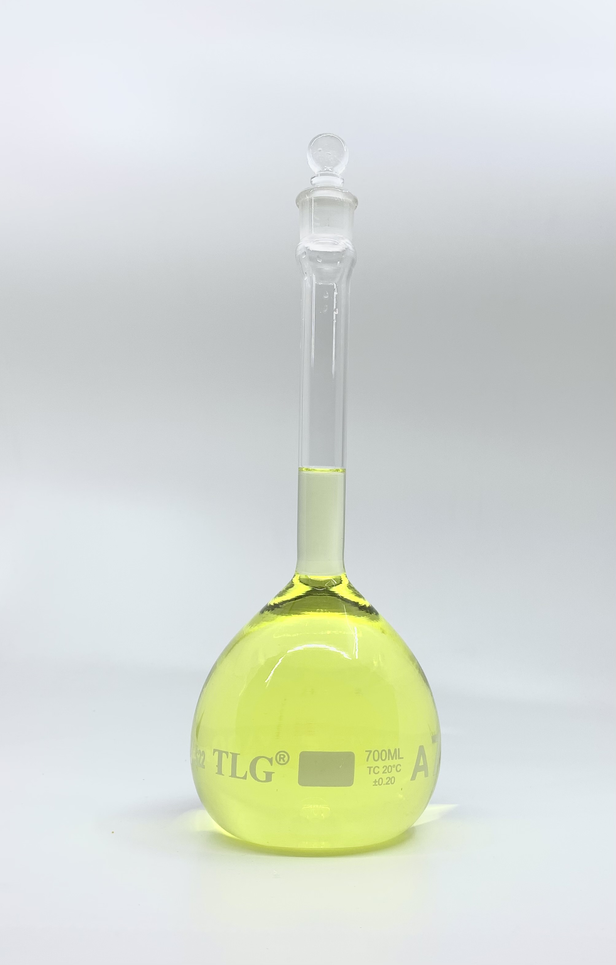Volumetric Flask, 700mL, Serialized and Certified, Heavy Duty, Wide Mouth, Clear, Glass Stopper# 22, Class A, As Per USP Standards