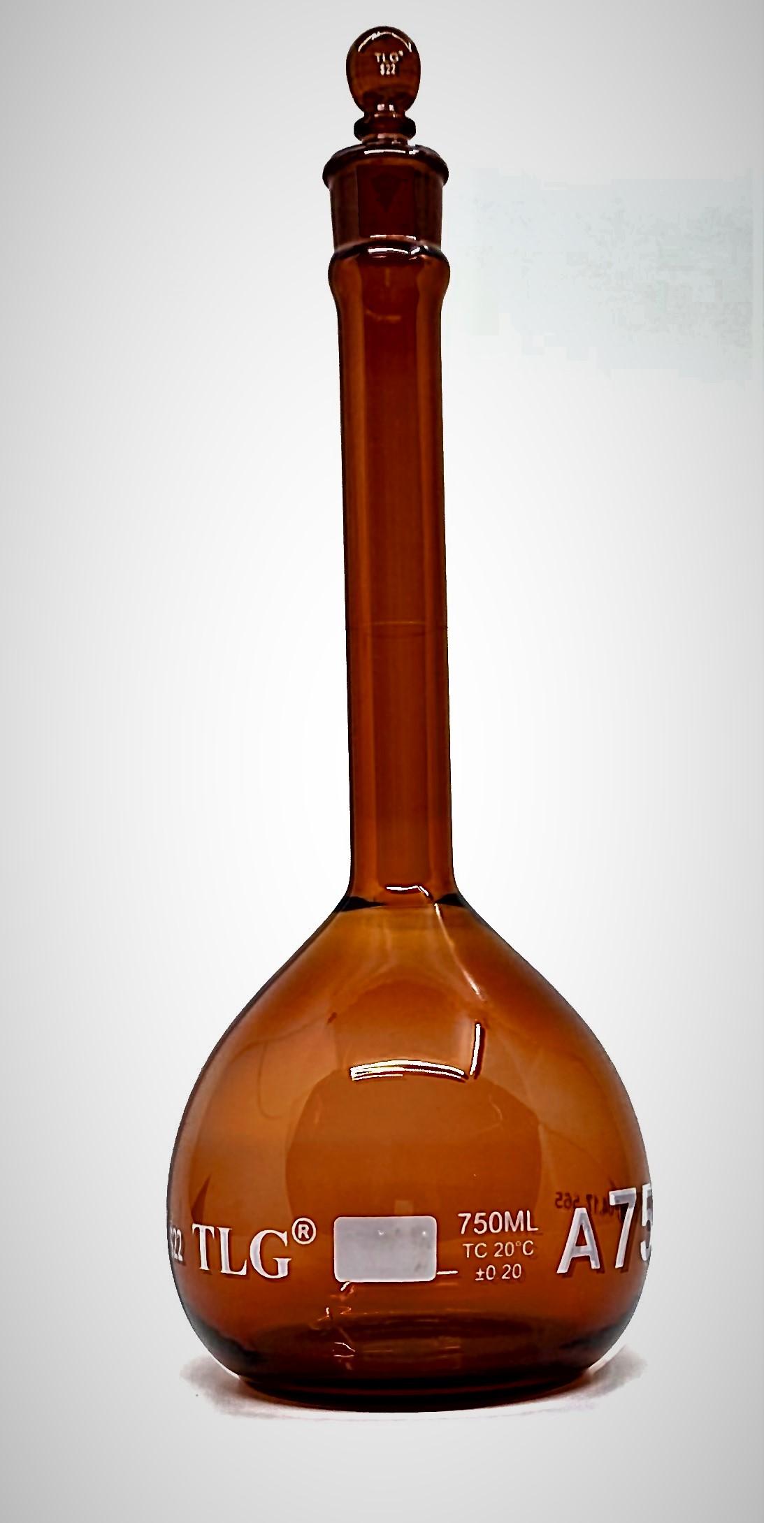 Serialized and Certified Volumetric Flask, Low Actinic Amber, 750mL, Wide Mouth, Glass Stopper#22, Class A, As Per USP Standards