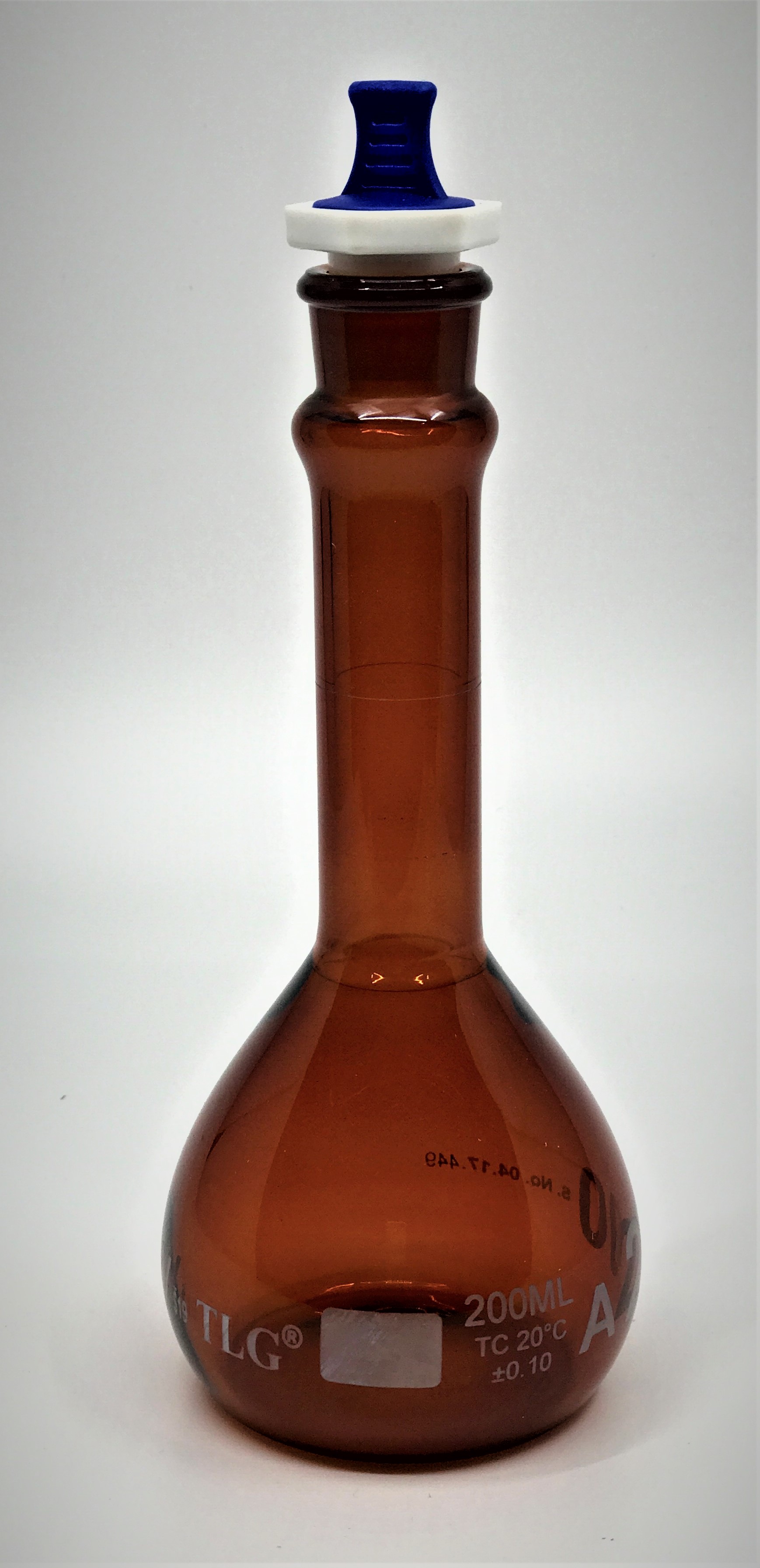 Volumetric Flask, Low Actinic Amber, 200mL, Wide Mouth, PE Stopper#19, Class A, As Per USP Standards