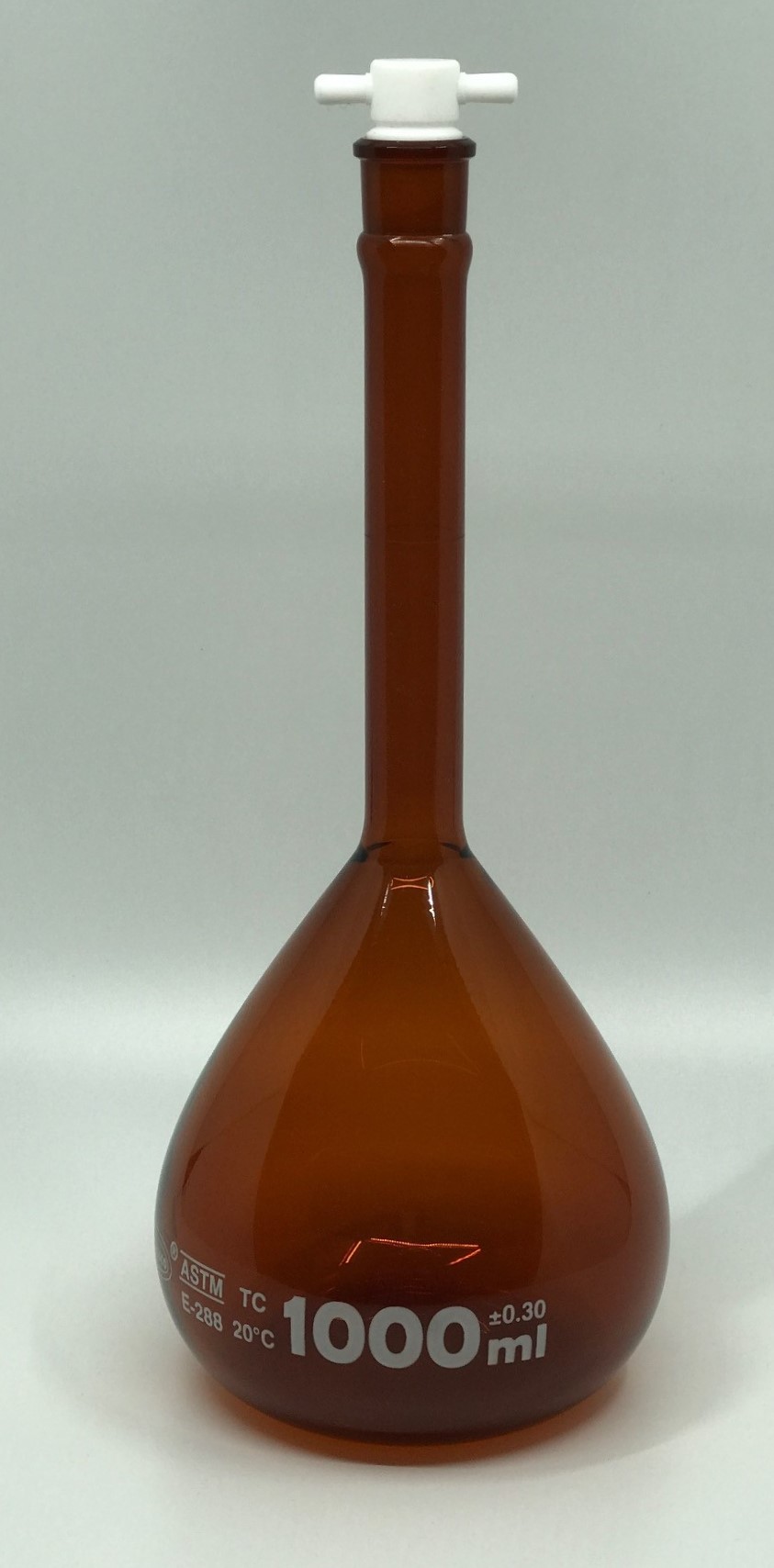 Serialized and Certified Volumetric Flask, Low Actinic Amber, 1000mL, Wide Mouth, PTFE Stopper#22, Class A, As Per USP Standards