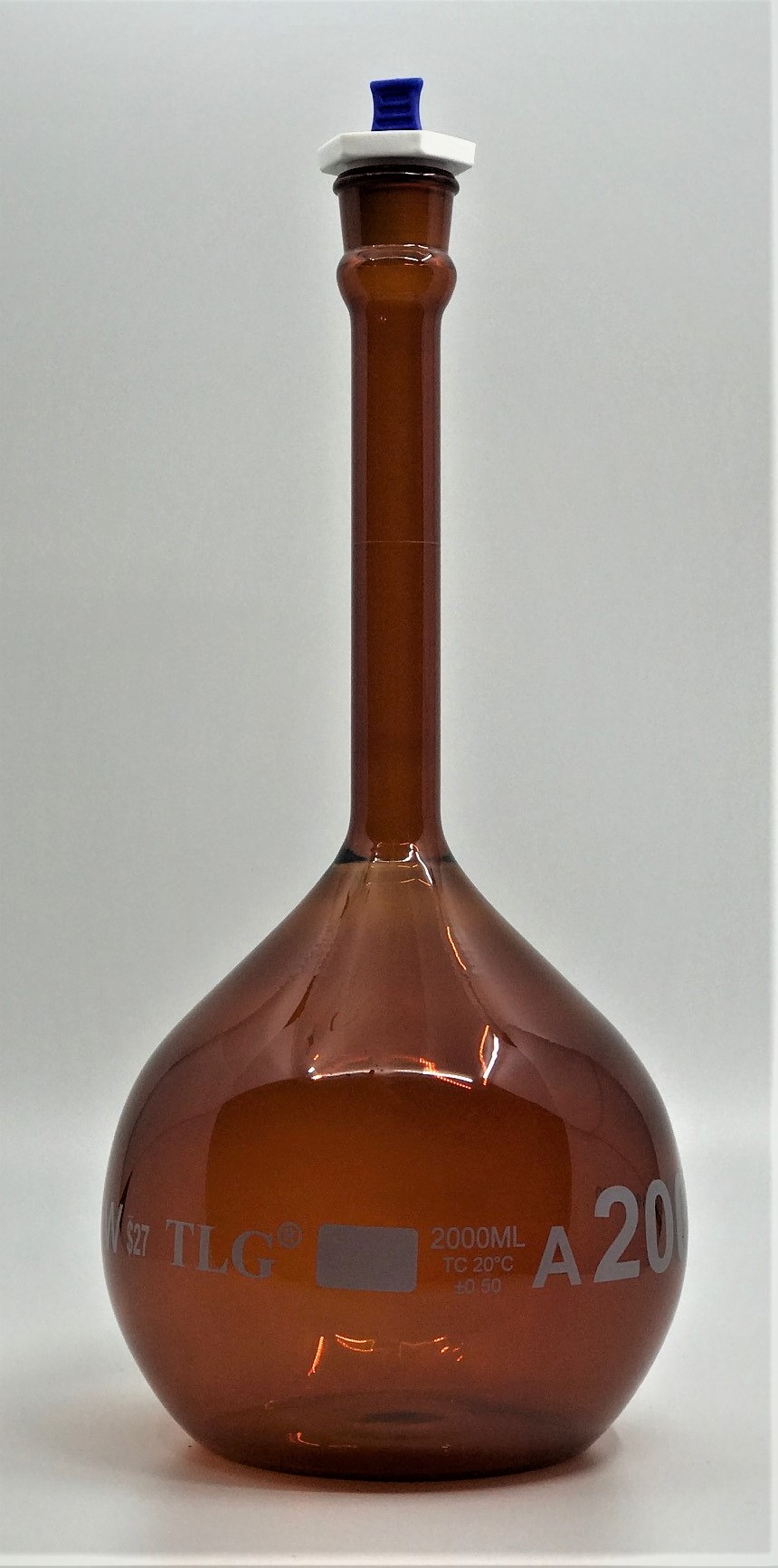 Volumetric Flask, Low Actinic Amber, 2000mL, Wide Mouth, PE Stopper#27, Class A, As Per USP Standards